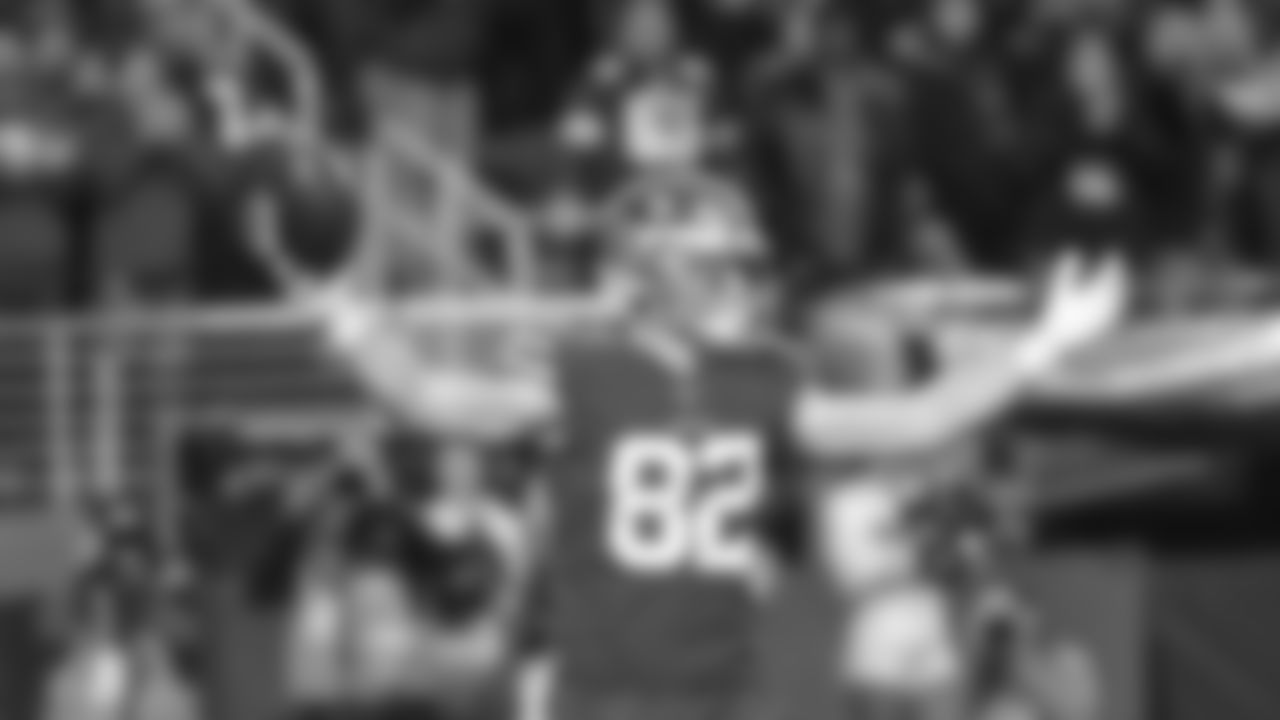TE Ross Dwelley