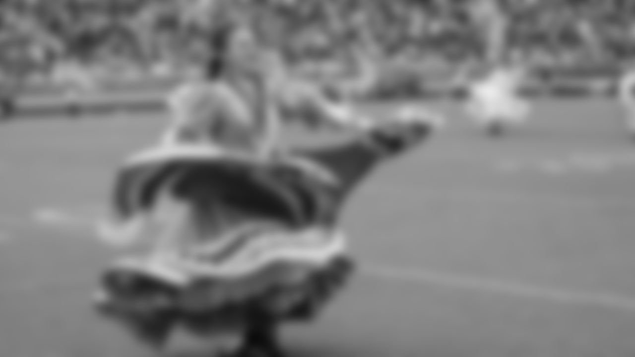Folklórico Dancers