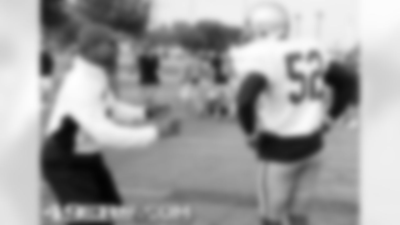 Head Coach Mike Singletary and LB Patrick Willis