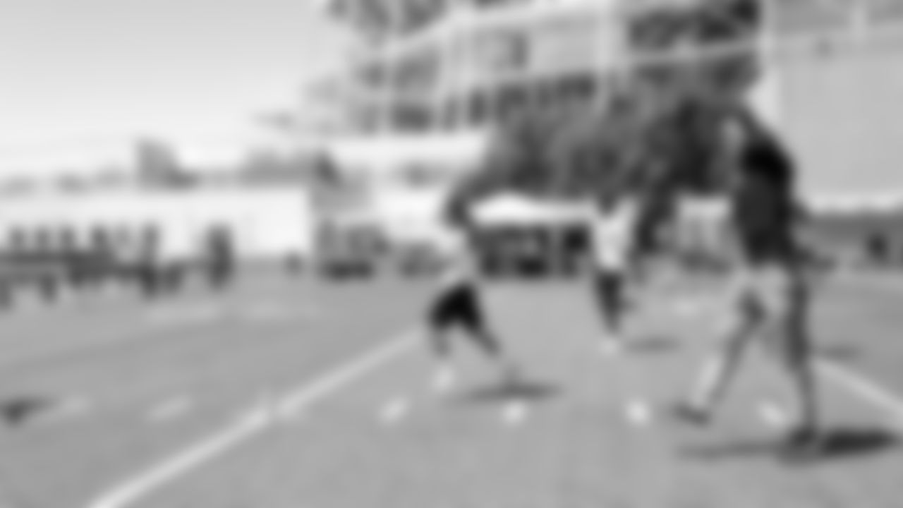 WR Danny Gray, CB Qwuantrezz Knight