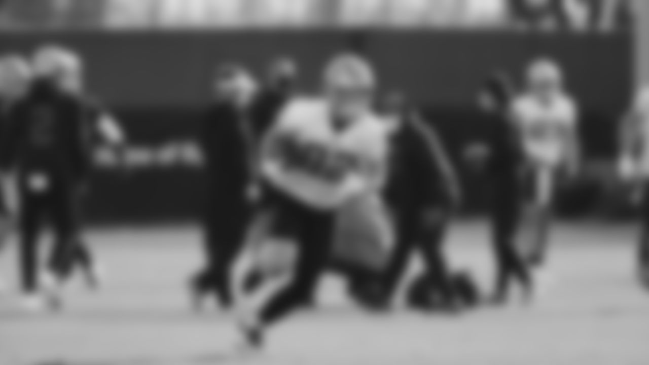 TE Ross Dwelley