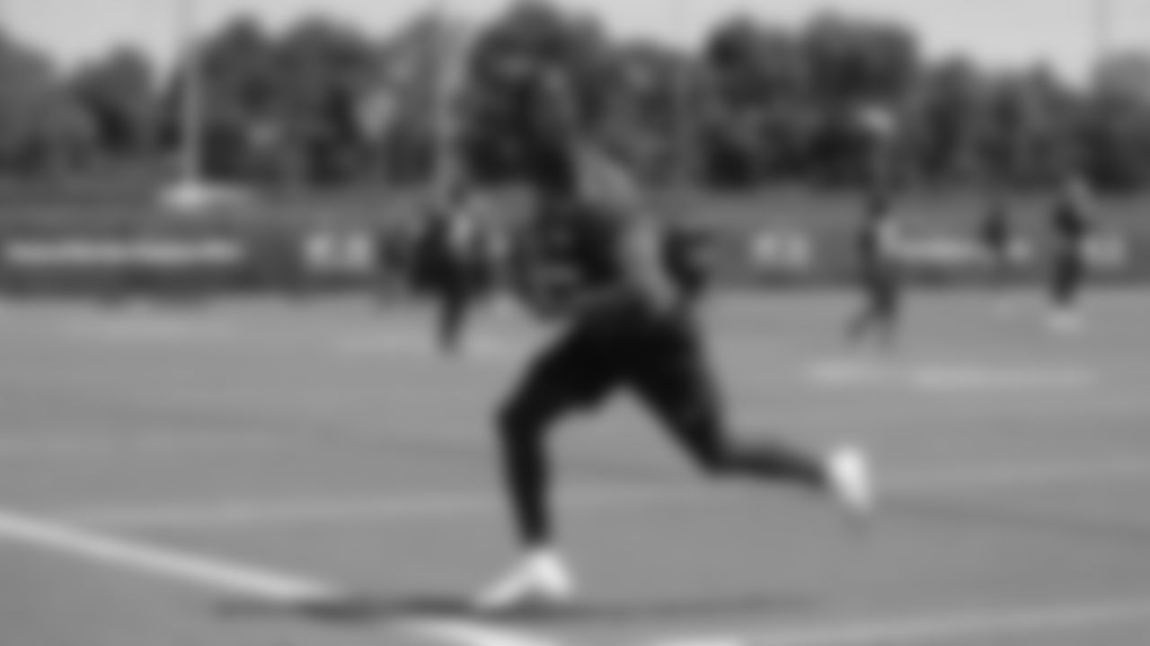 WR Richie James