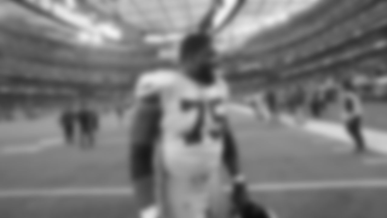 OL Laken Tomlinson