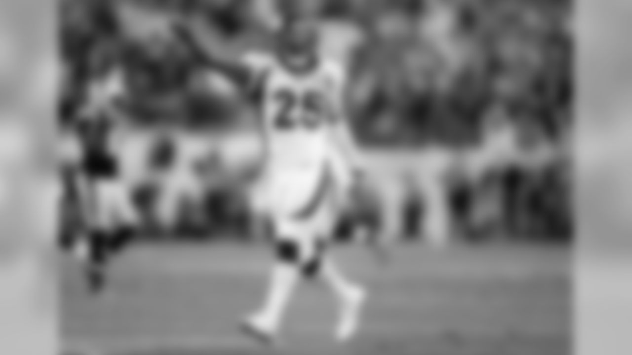 RCB 25 Chris Harris Jr.