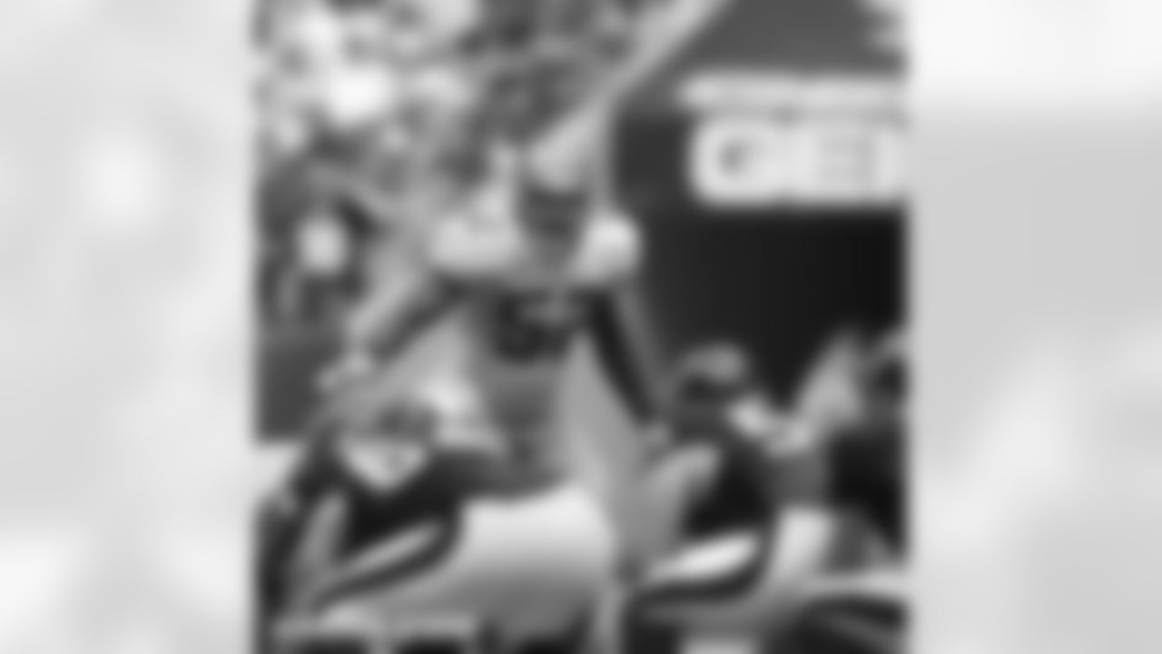 LB Patrick Willis