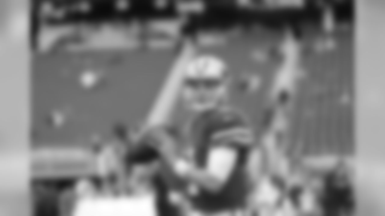 QB Nick Mullens
