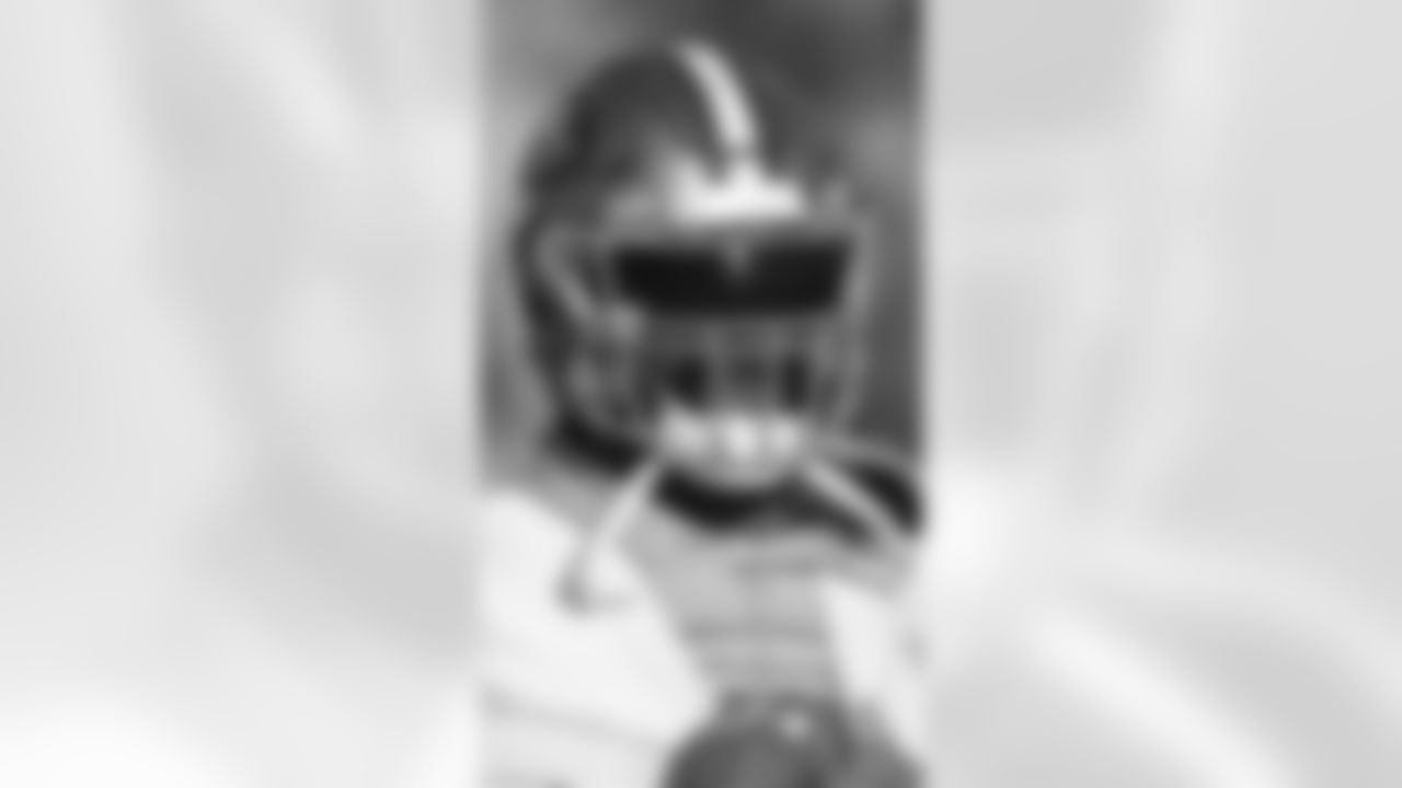 T Trent Williams