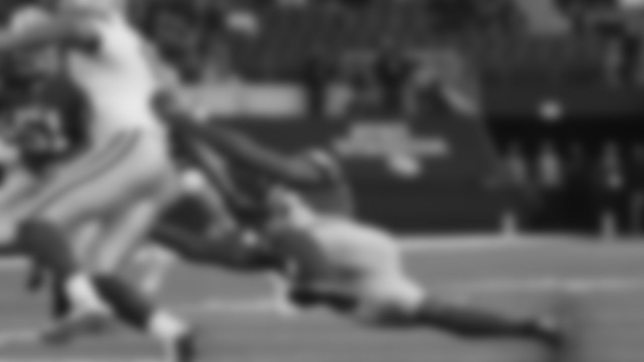DB Tarvarius Moore