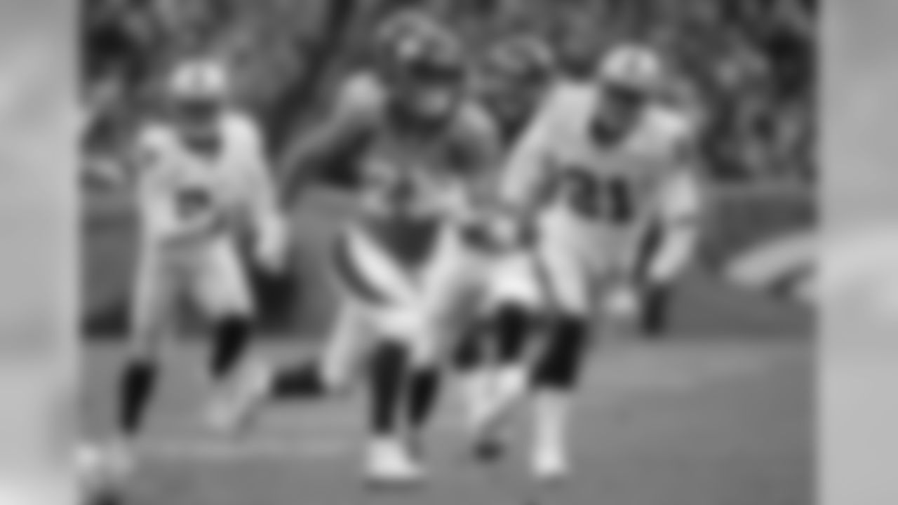 RB Devontae Booker