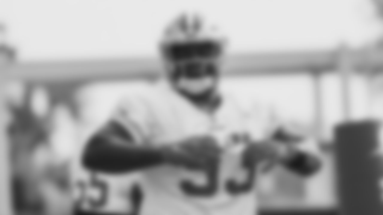 DL D.J. Jones
