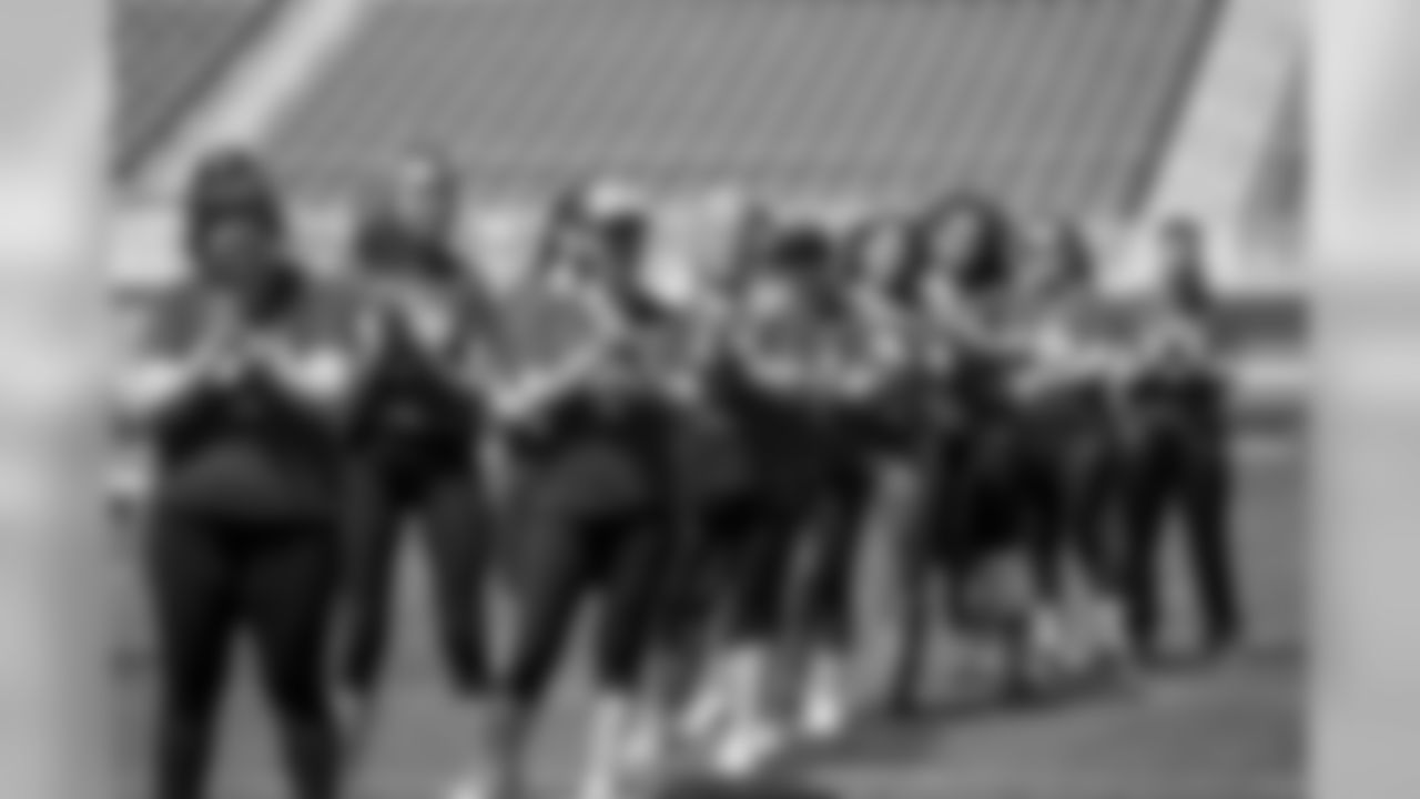 49ers Women's Football Clinic Presented by WON