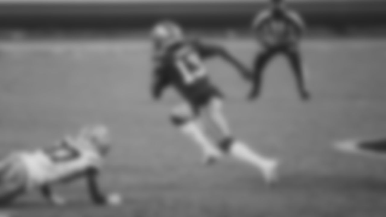 WR Richie James