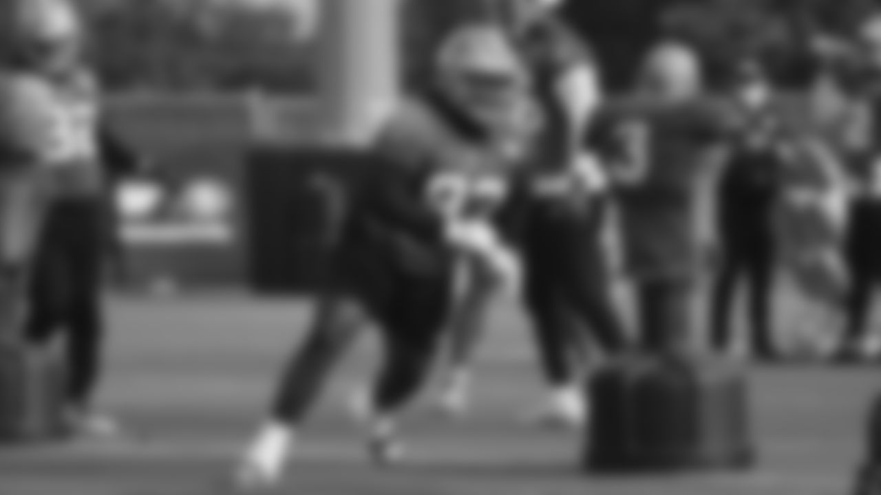 DL D.J. Jones