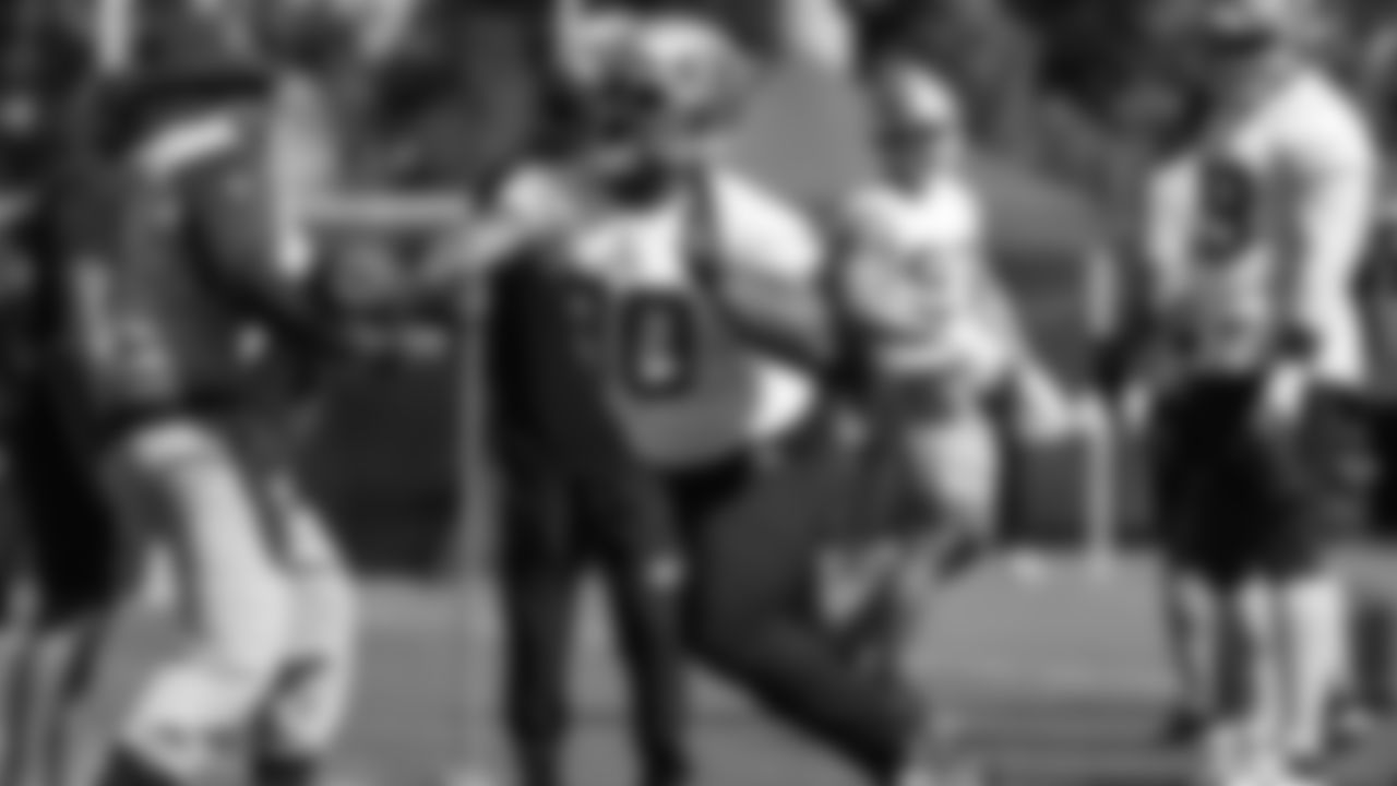 DL Kevin Givens