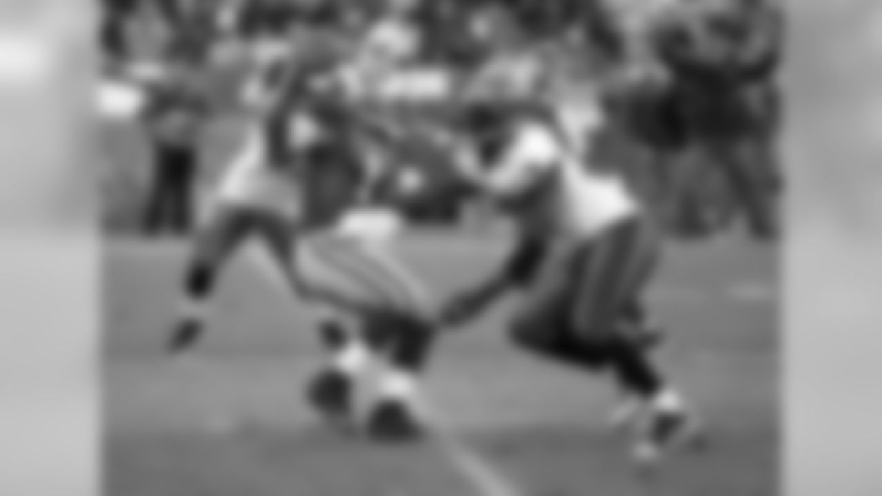 2010 -- 49ers quarterback Troy Smith.