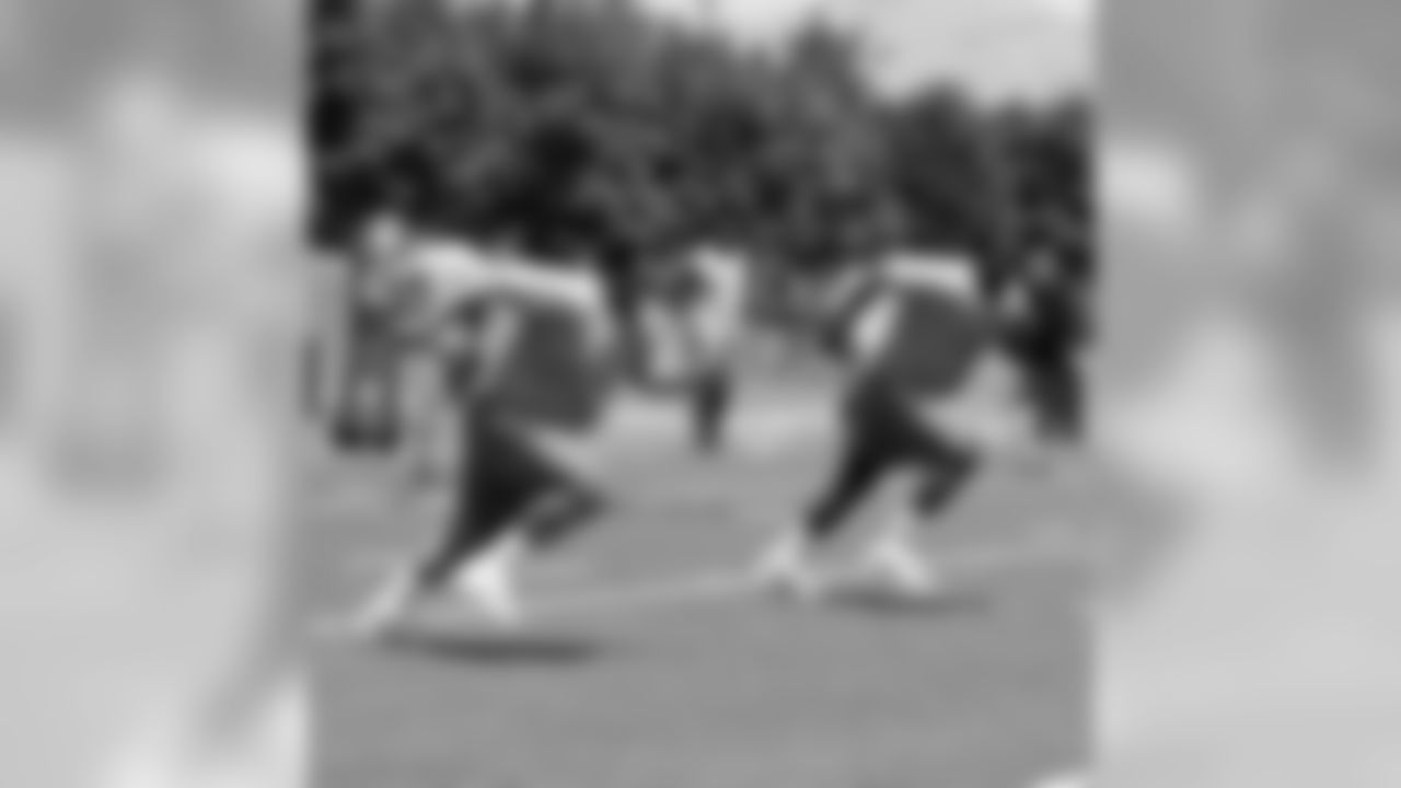 Offensive Linemen Brian De La Puente and Chilo Rachal