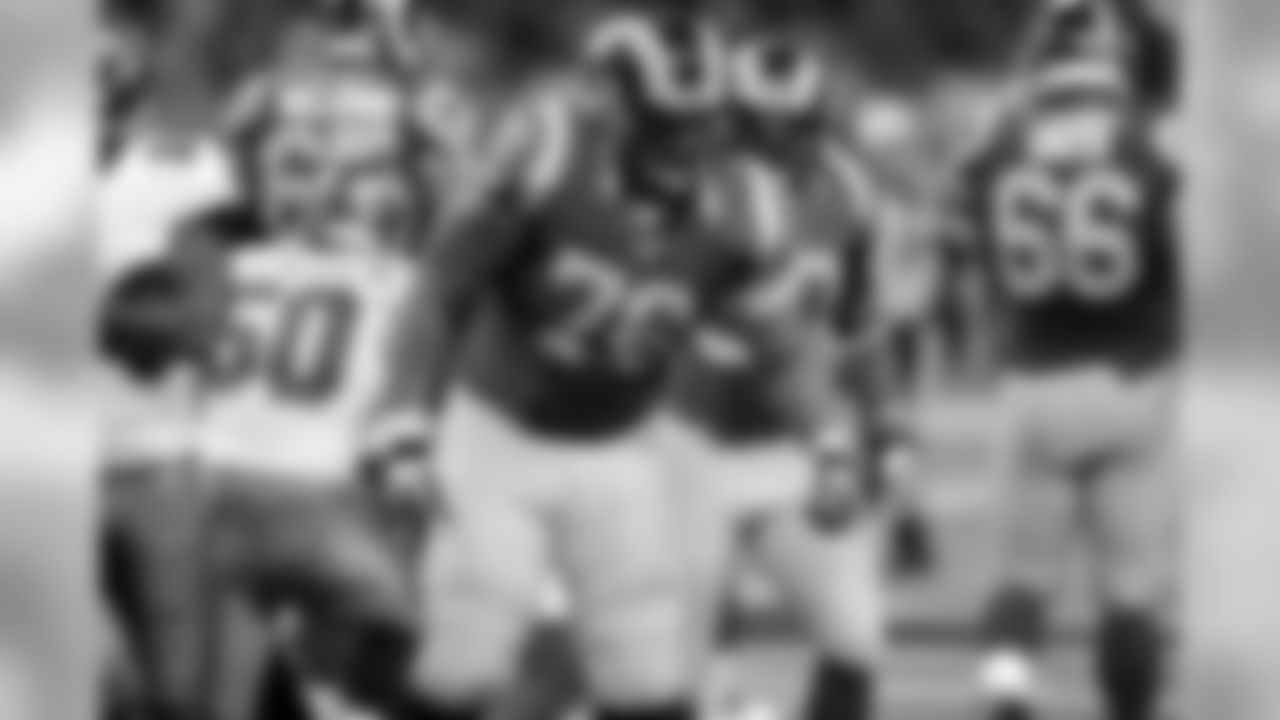 UPDATE: Returns to St. Louis Rams on five-year deal