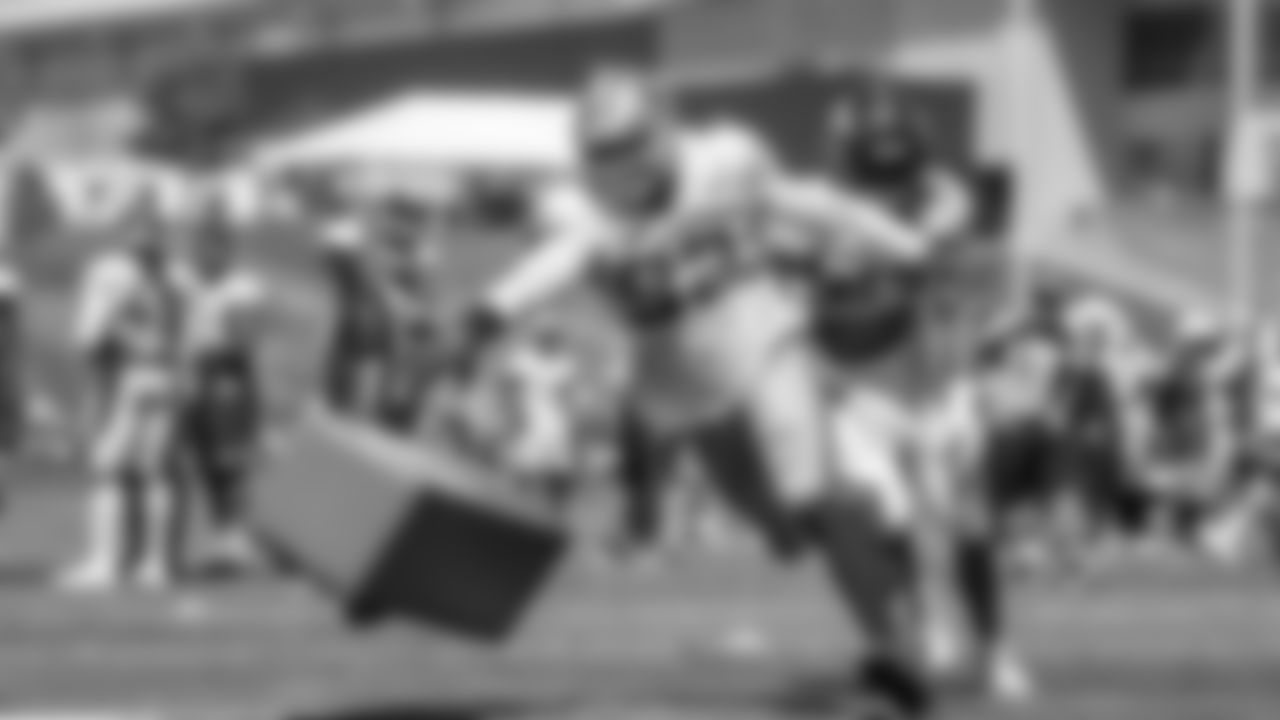 DL Damontre Moore