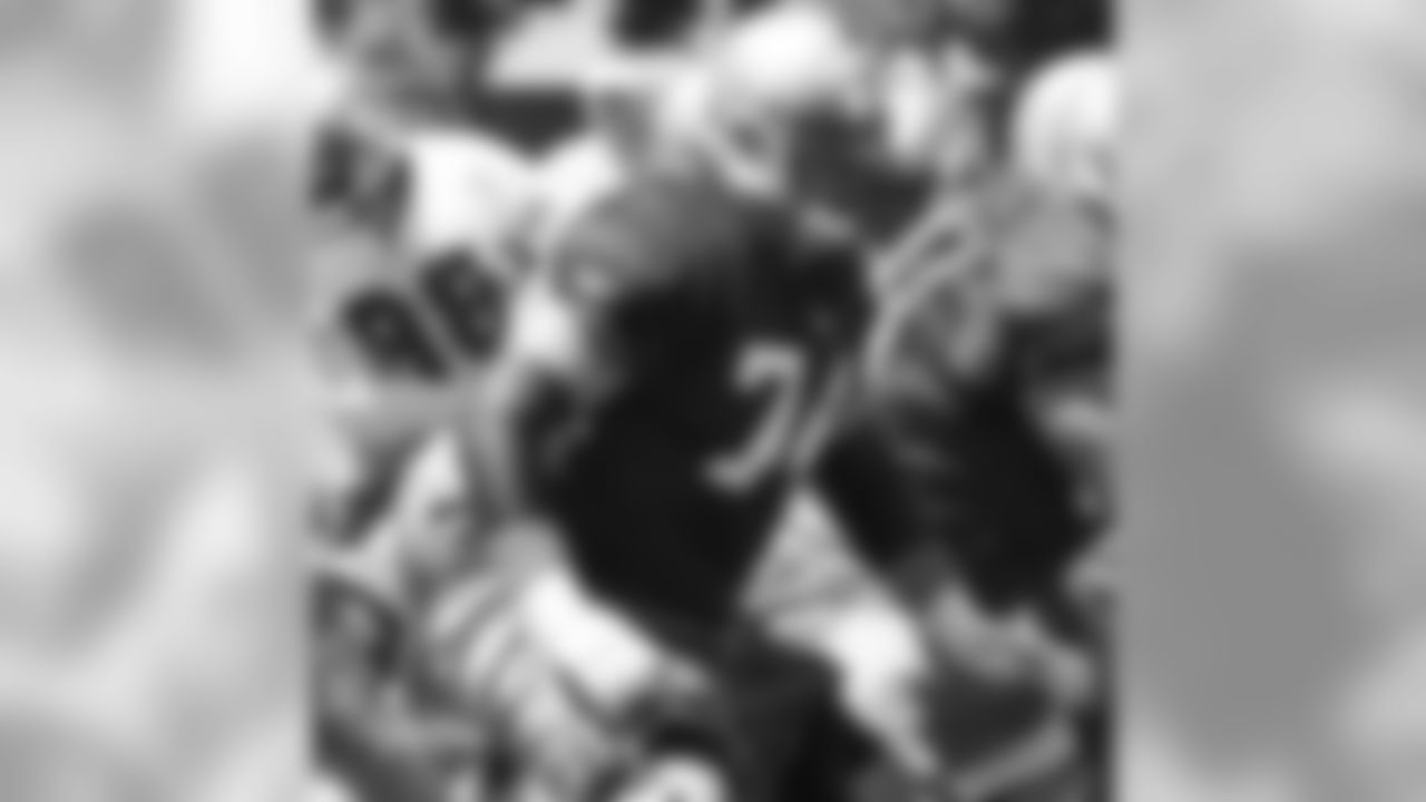 T Joe Staley