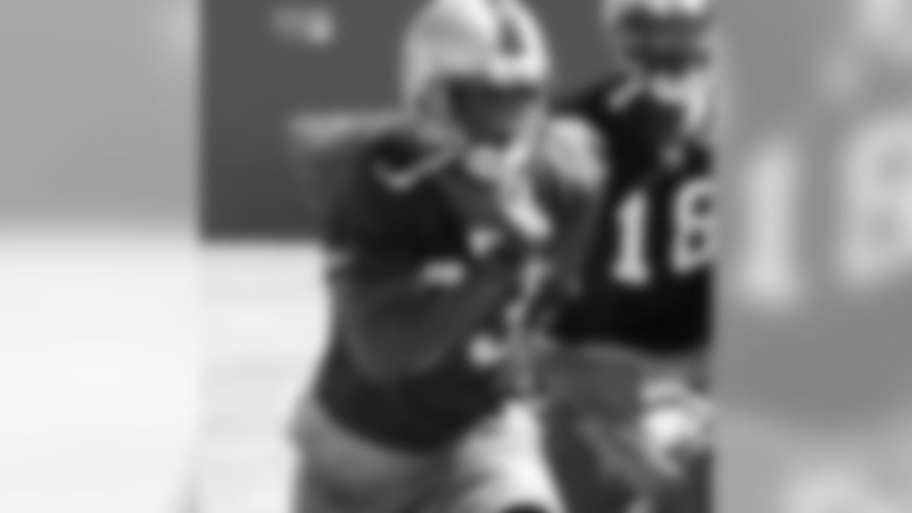 WR Arnaz Battle