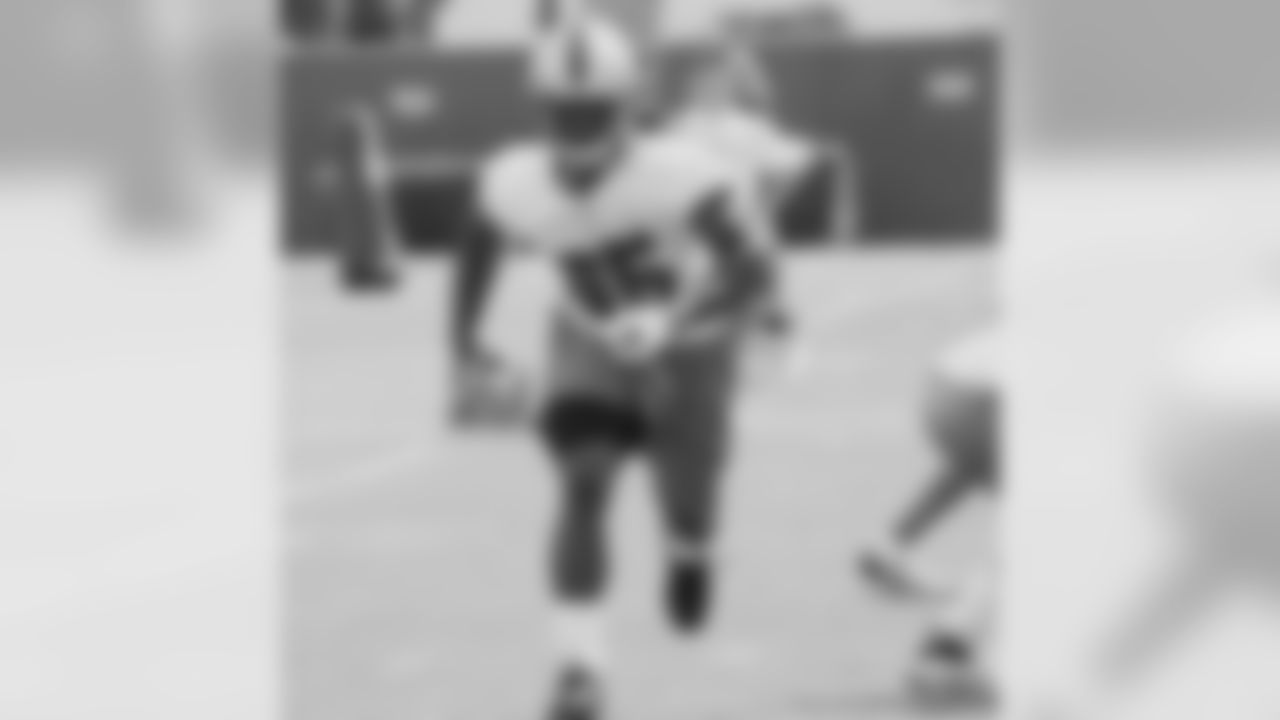 TE Vernon Davis