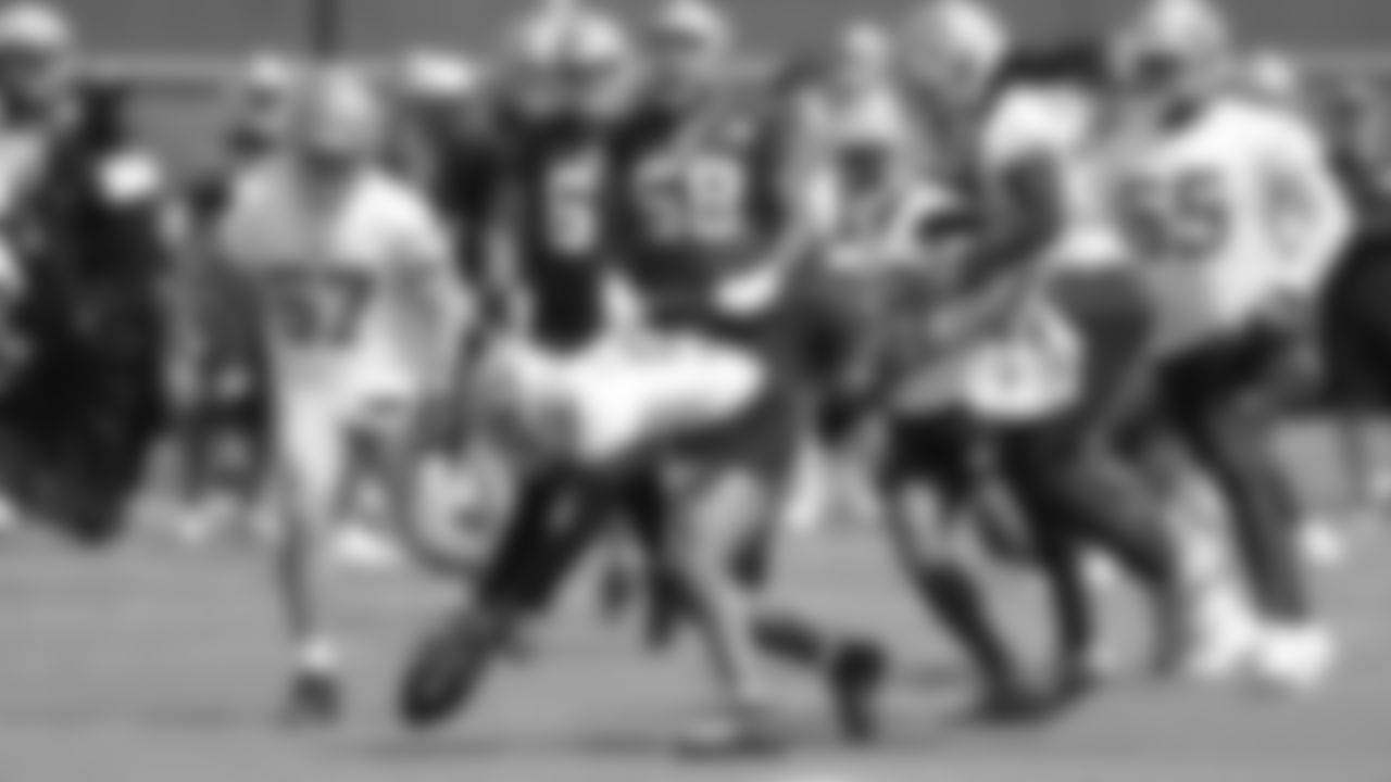 LB Elijah Sullivan