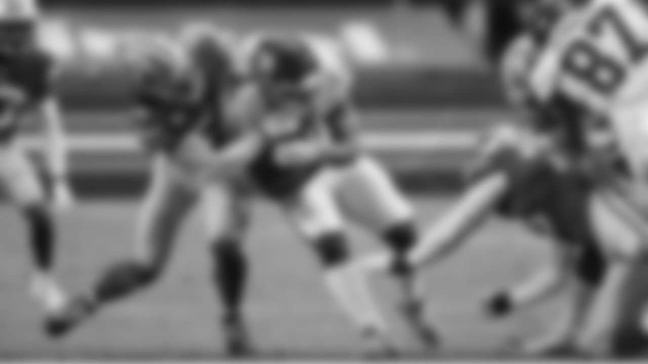 LB Fred Warner