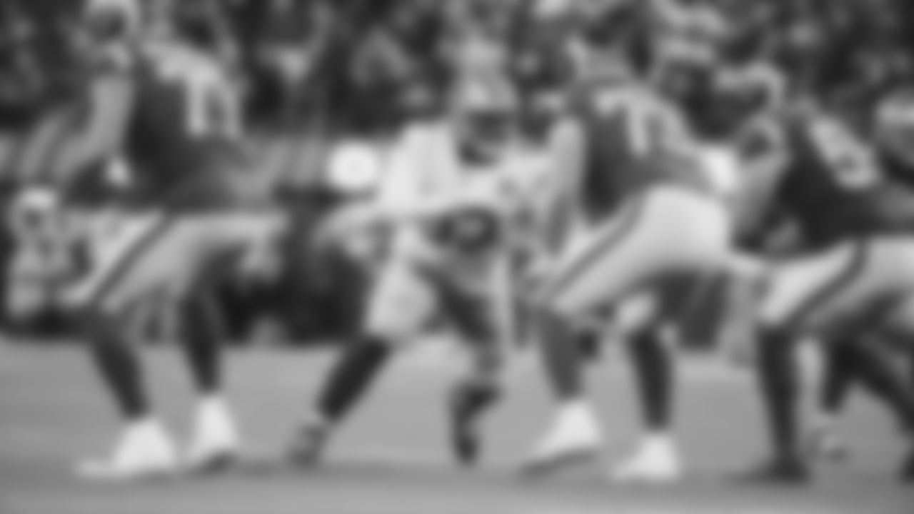 DL D.J. Jones