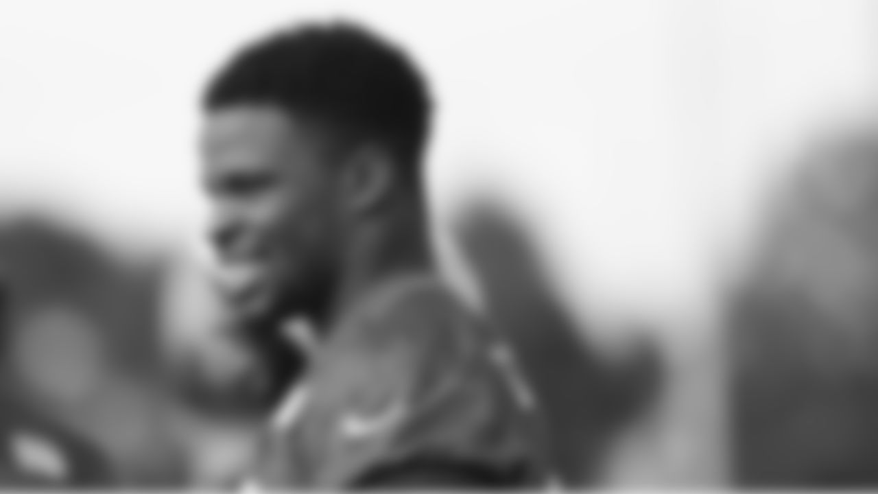 LB Dre Greenlaw