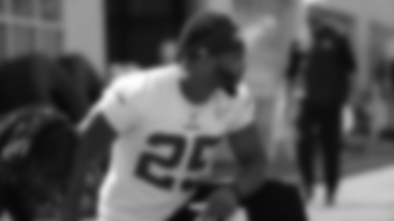 RB Elijah Mitchell