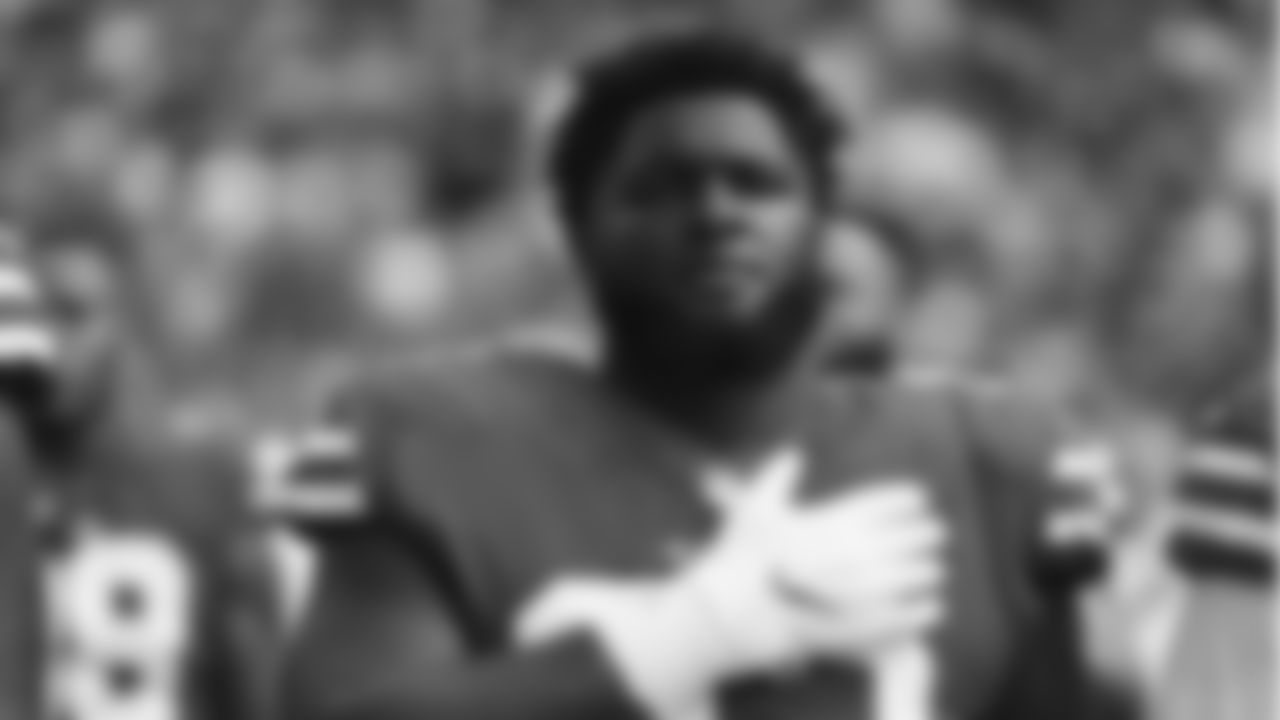 DL D.J. Jones