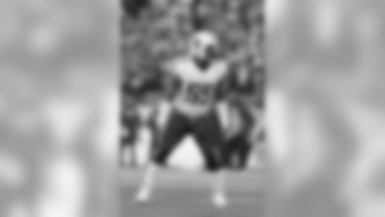 Titans LB Zach Brown