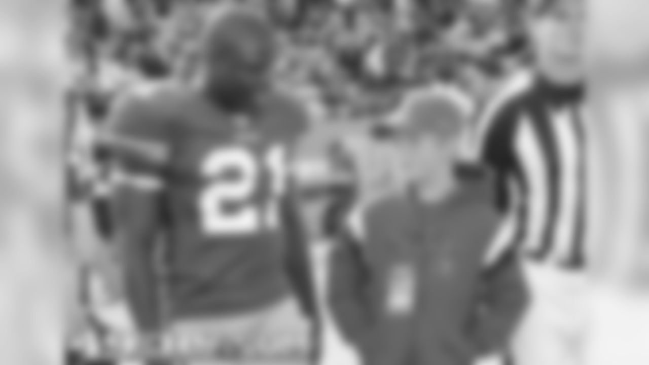 U.S. Bank Coin Flip Kid Ben Wenig and RB Frank Gore