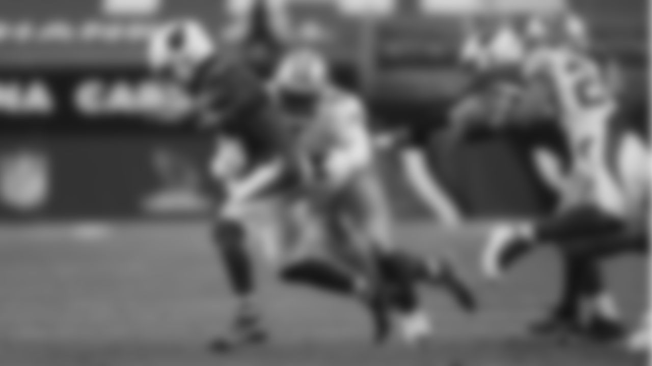 DL D.J. Jones
