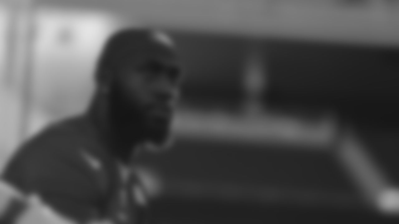 DL Charles Omenihu