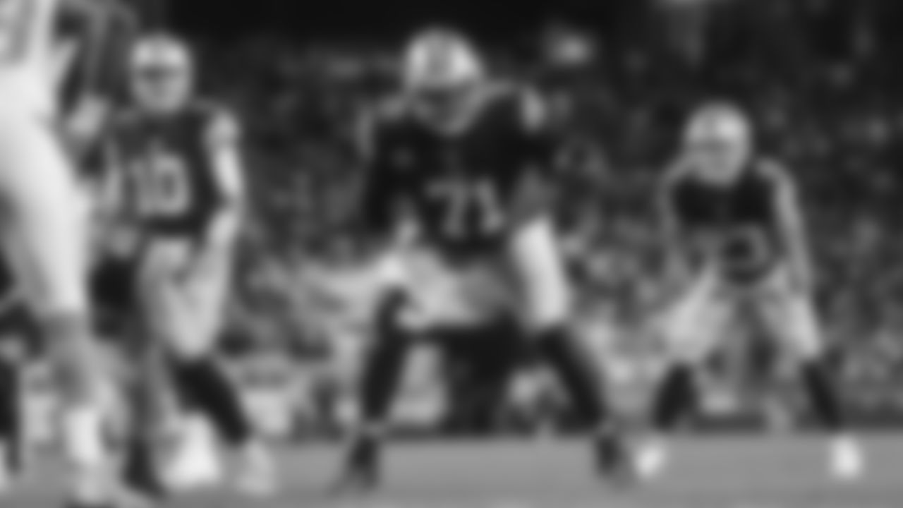 T Trent Williams