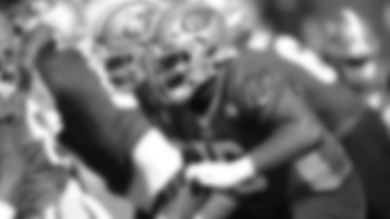 OL Jaylon Moore