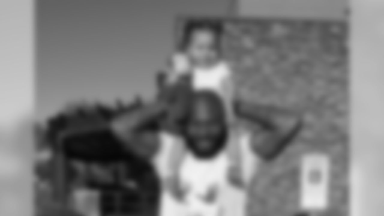 Antoine Bethea spends time with his daughter.