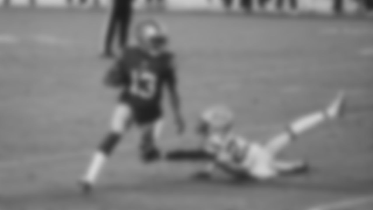 WR Richie James