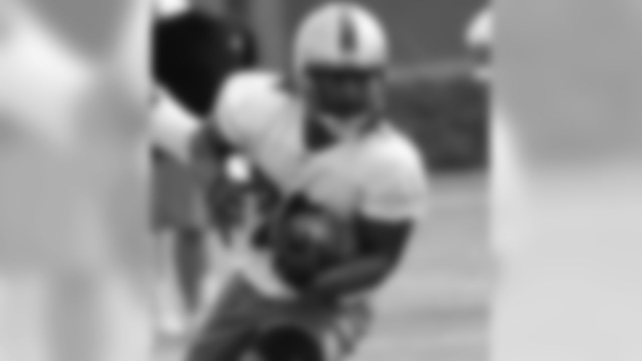 TE Vernon Davis