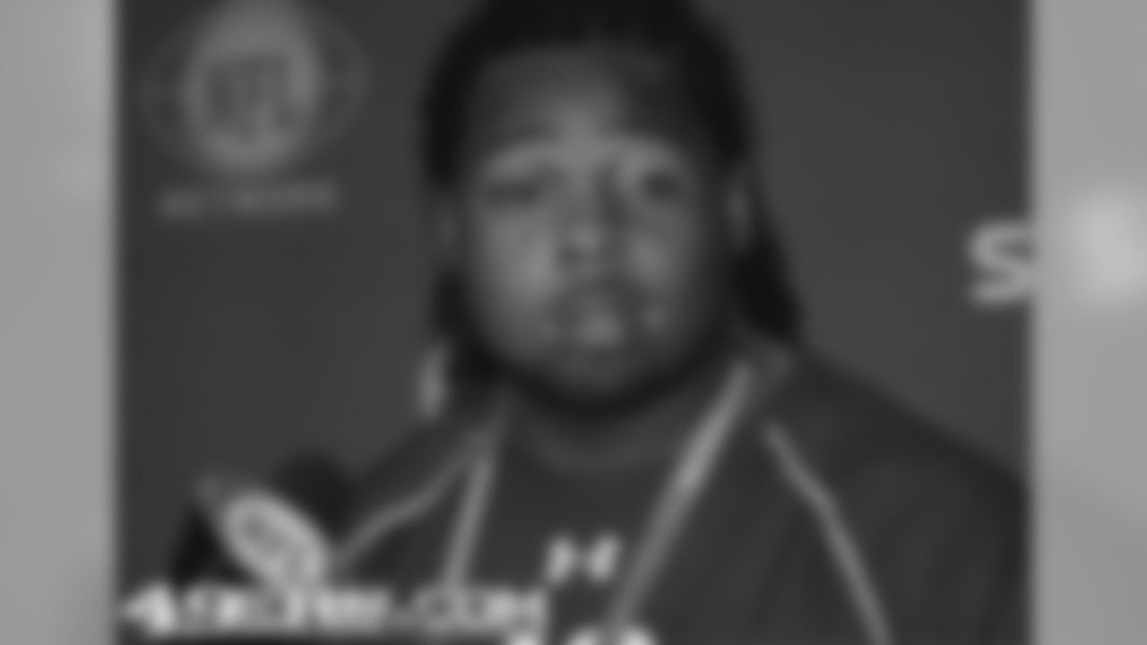 Iowa DE Adrian Clayborn