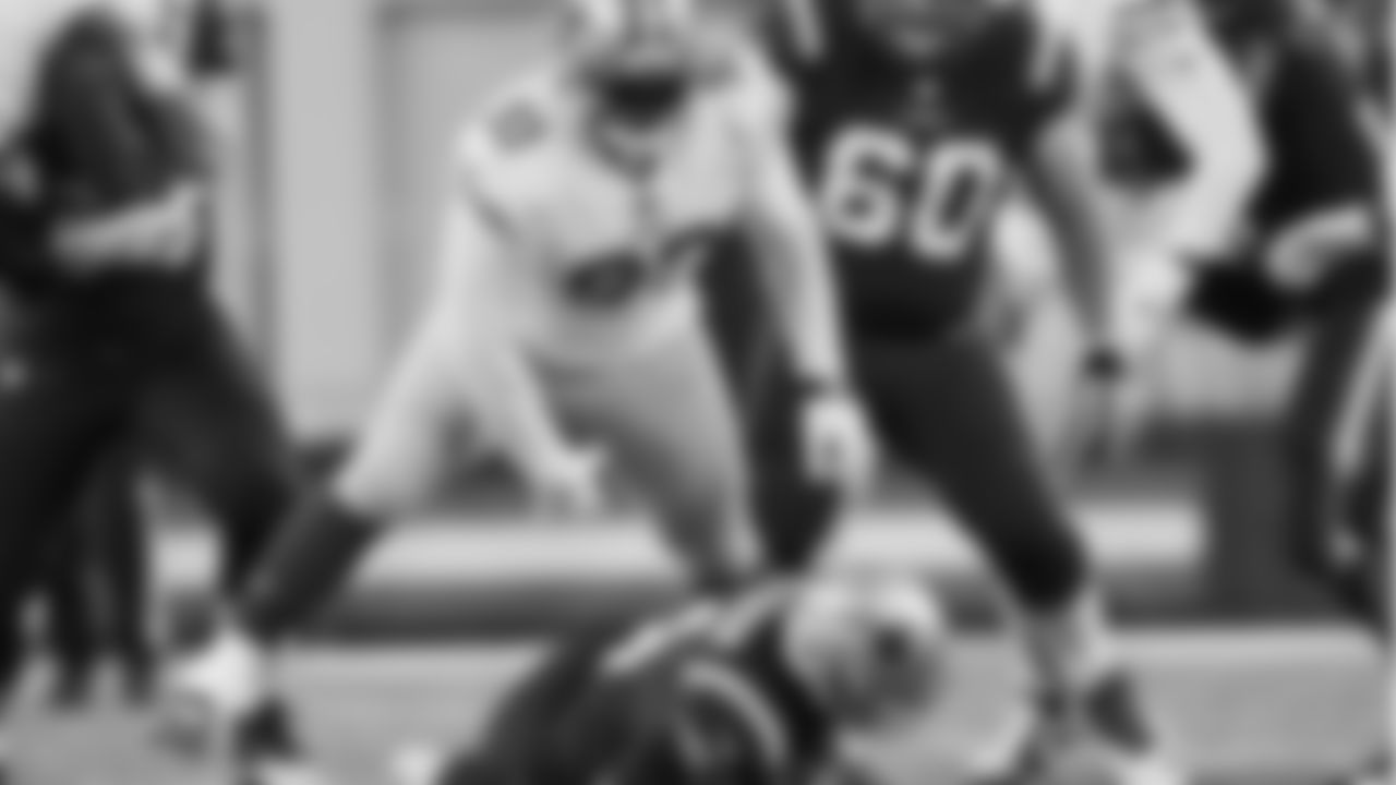DL D.J. Jones