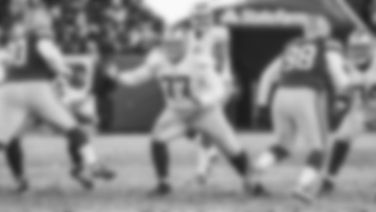 OL Mike Iupati