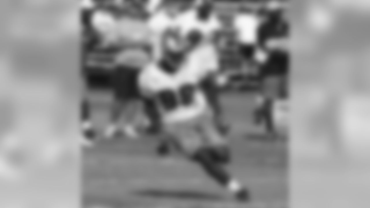 WR Jason Hill runs a route