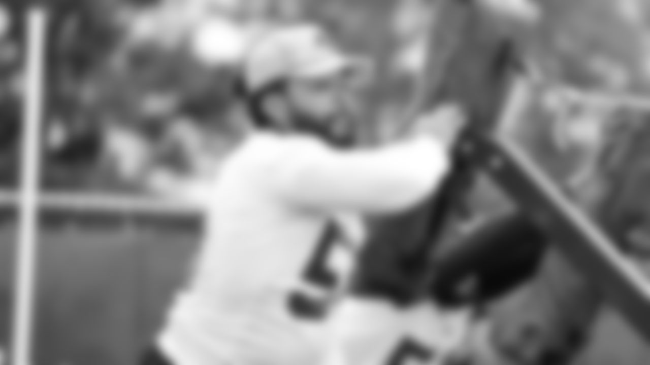DL Alex Barrett