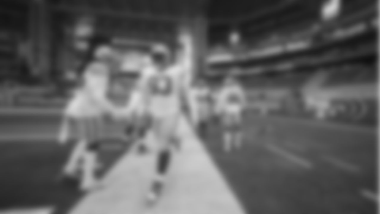 DL D.J. Jones
