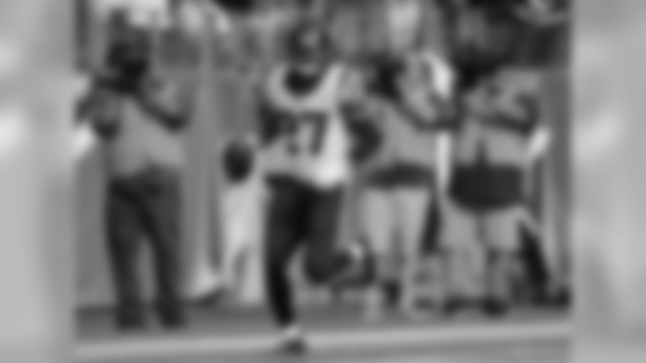 SS 27 Quintin Demps