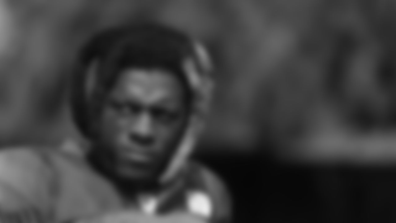 WR Richie James