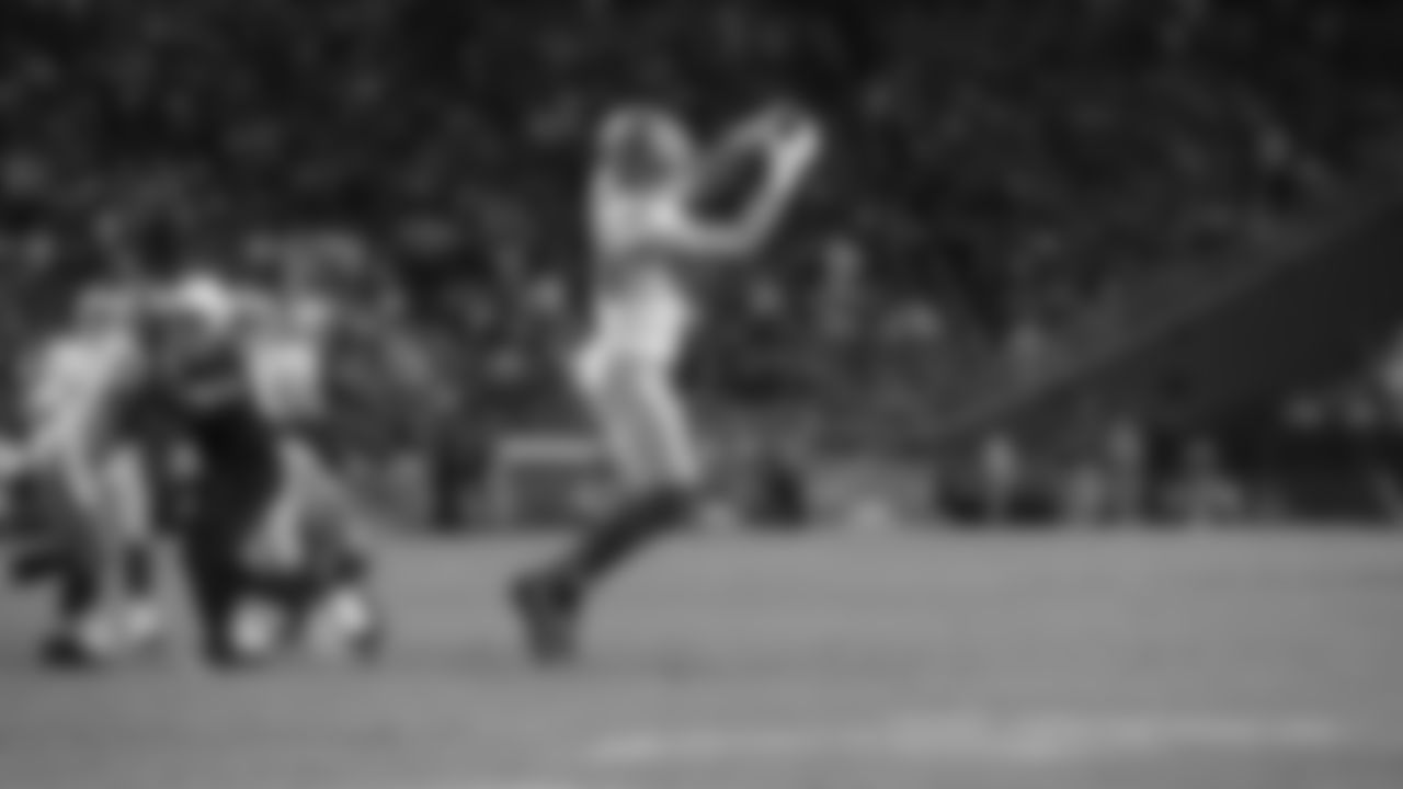 TE Ross Dwelley