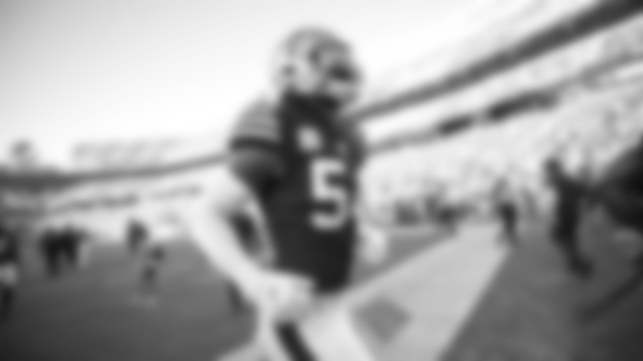 LB Fred Warner